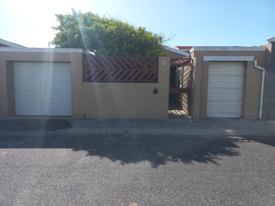 4 Bedroom Property for Sale in Portlands Western Cape